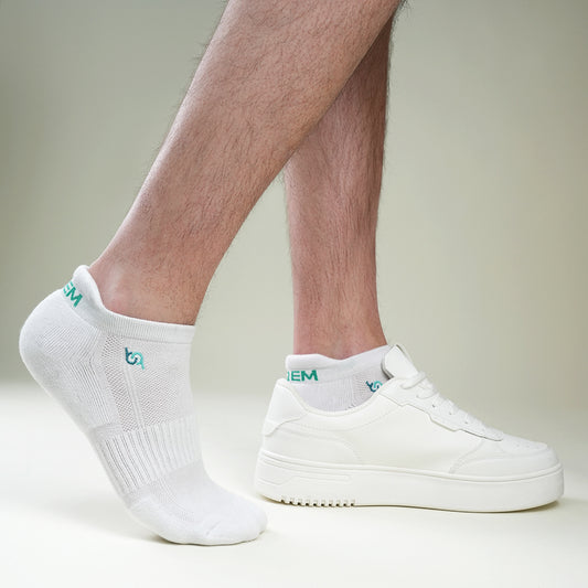 Beqem Sneaker-Socken aus ägyptischer Baumwolle – weiße, atmungsaktive & bequeme Socken für Herren mit perfektem Sitz & hoher Qualität.