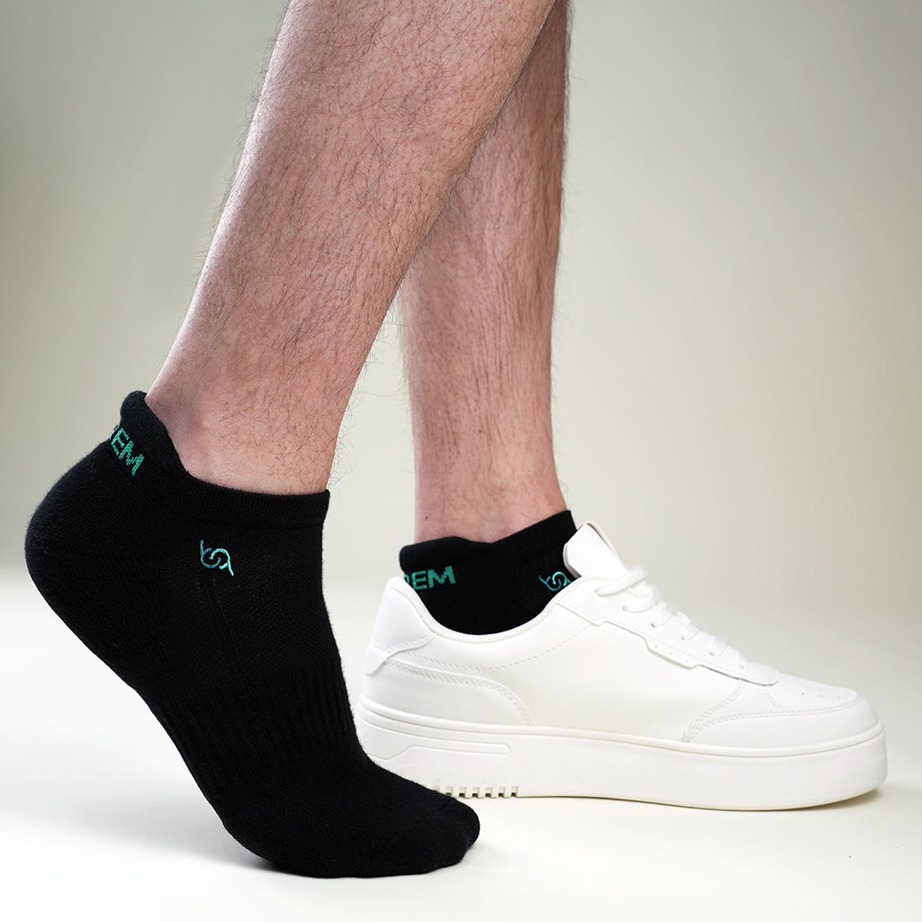 Beqem Sneaker-Socken aus ägyptischer Baumwolle – atmungsaktiv, langlebig, mit hohem Tragekomfort und perfektem Sitz.
