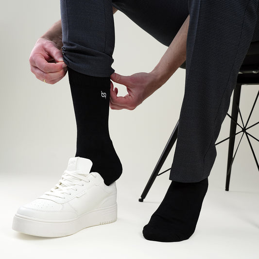 Beqem schwarze Crew-Socken aus feiner ägyptischer Giza-Baumwolle – weich, langlebig & stilvoll. Perfekte Premium-Socken für Business & Alltag.