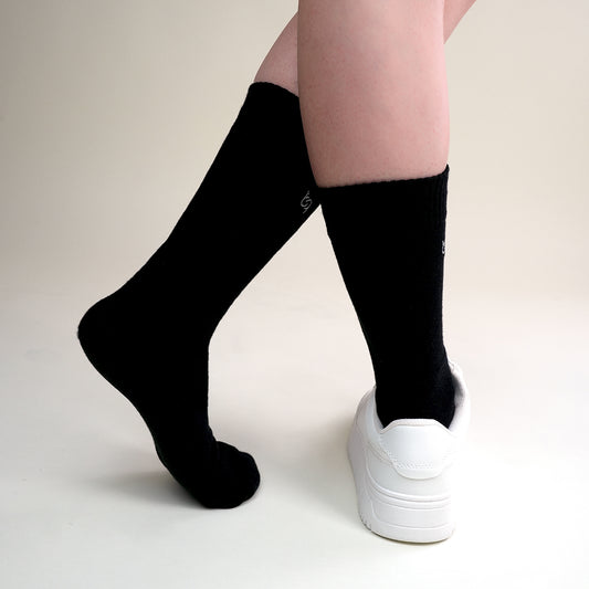 Beqem schwarze Crew-Socken aus ägyptischer Giza-Baumwolle – weich, langlebig & atmungsaktiv. Hochwertige Premium-Socken für Damen.