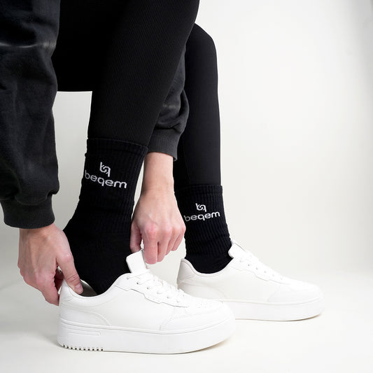 Beqem schwarze Socken aus ägyptischer Baumwolle – weich, atmungsaktiv & langlebig. Perfekt für Damen & den Alltag mit Sneakern